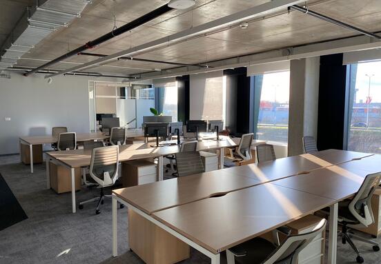 Potpuno uređen ured za podzakup u zgradi A klase